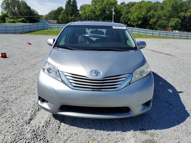 2017 Toyota Sienna LE