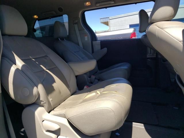 2015 Toyota Sienna XLE