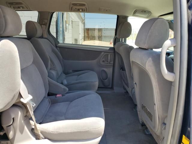 2005 Toyota Sienna CE