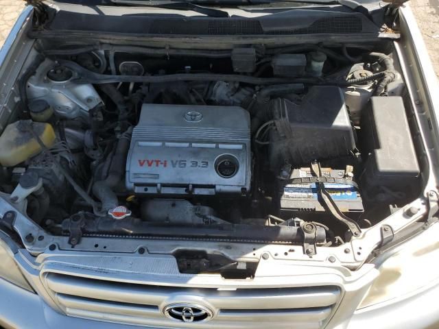 2004 Toyota Highlander Base