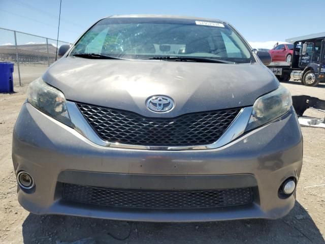 2014 Toyota Sienna Sport