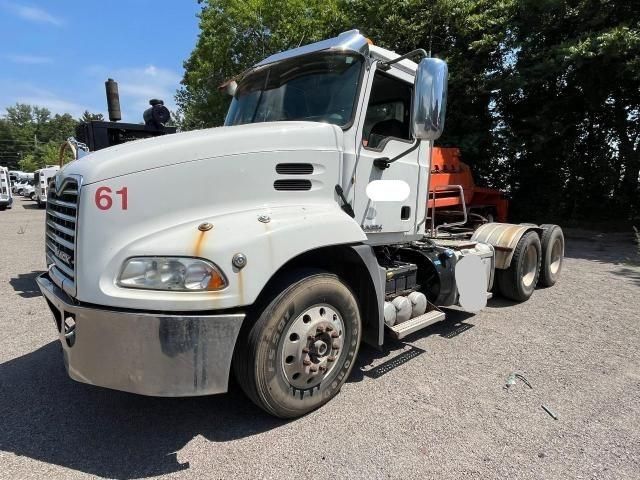 2013 Mack 600 CXU600