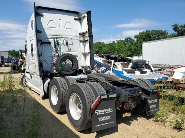 2019 Freightliner Cascadia 126