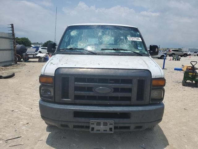 2014 Ford Econoline E350 Super Duty Wagon