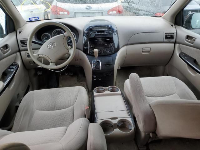 2005 Toyota Sienna CE