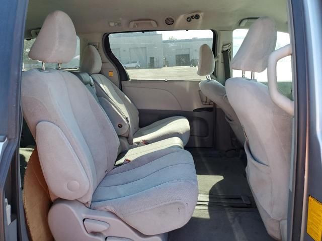 2011 Toyota Sienna LE