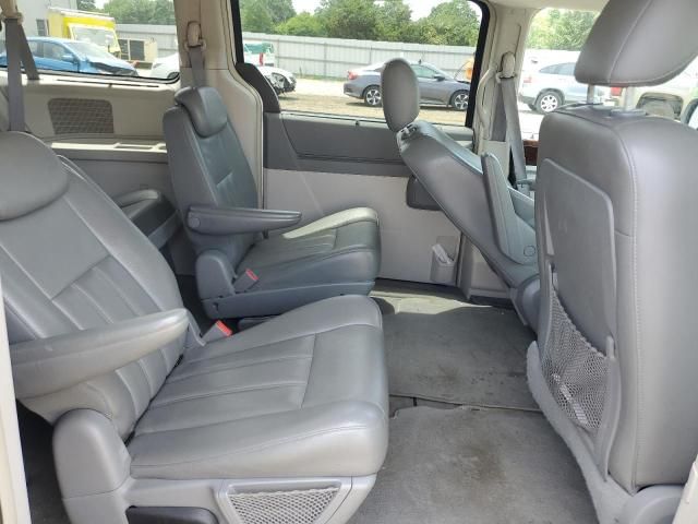 2010 Chrysler Town & Country Touring