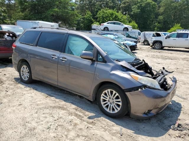 2011 Toyota Sienna XLE