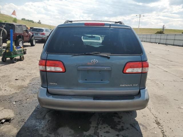 2002 Toyota Sienna LE