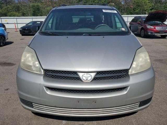 2004 Toyota Sienna CE