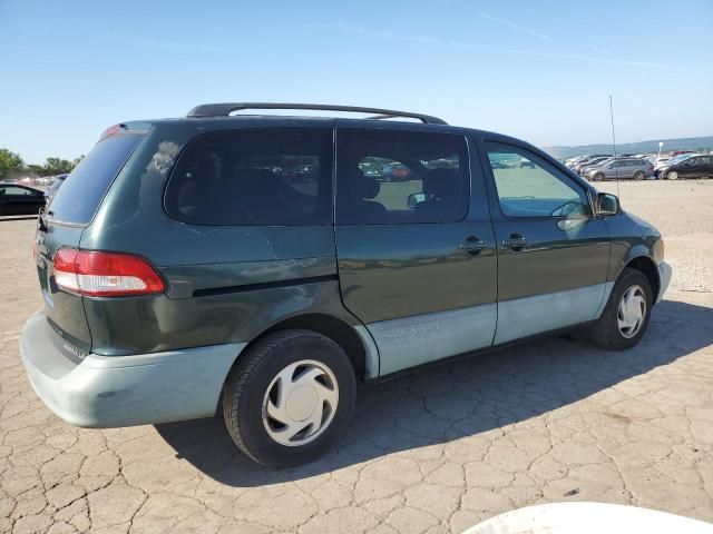 2002 Toyota Sienna LE