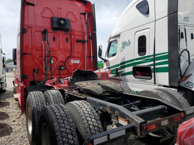 2019 Freightliner Cascadia 125