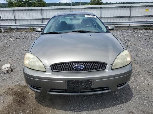 2004 Ford Taurus SE