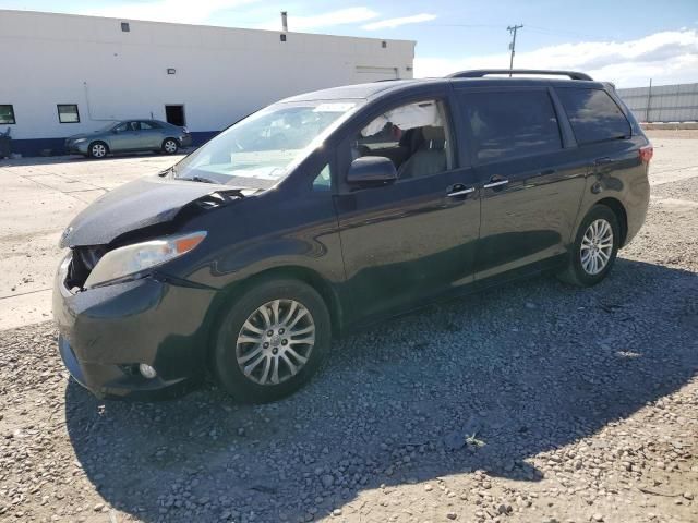 2017 Toyota Sienna XLE