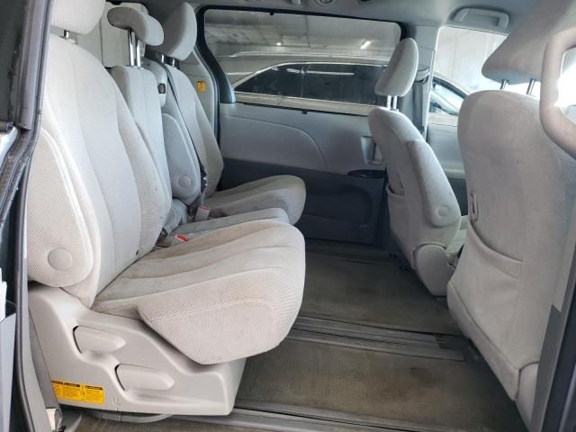 2013 Toyota Sienna LE