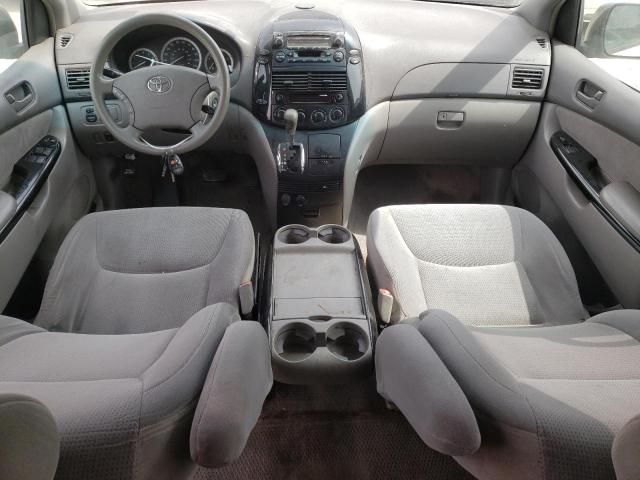 2005 Toyota Sienna CE