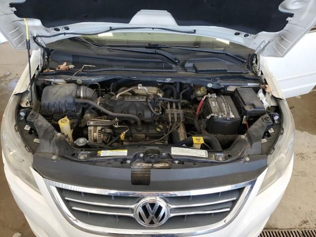 2009 Volkswagen Routan SE