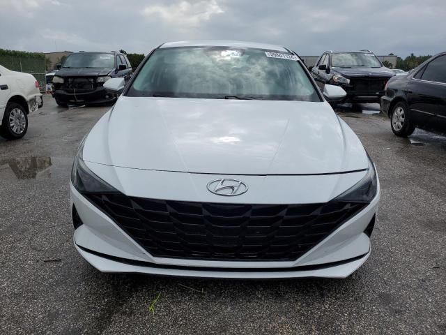 2021 Hyundai Elantra SE