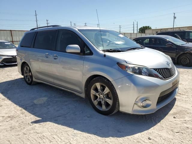 2011 Toyota Sienna Sport