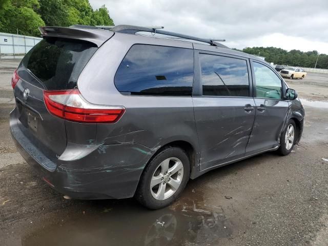 2016 Toyota Sienna LE