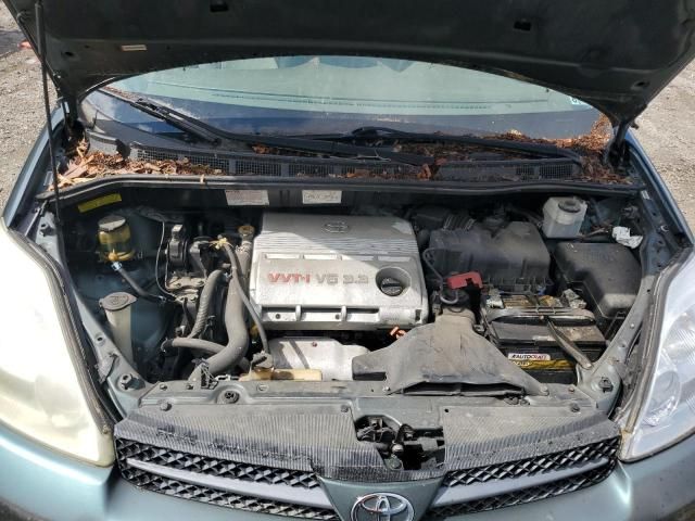 2004 Toyota Sienna XLE