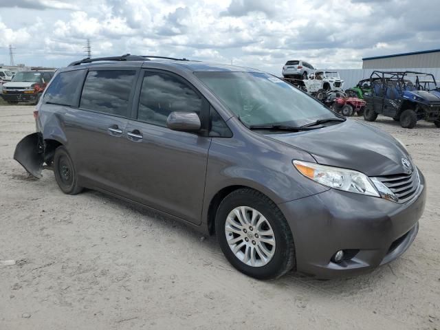 2015 Toyota Sienna XLE