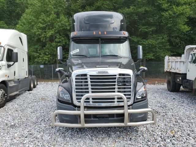 2015 Freightliner Cascadia 125