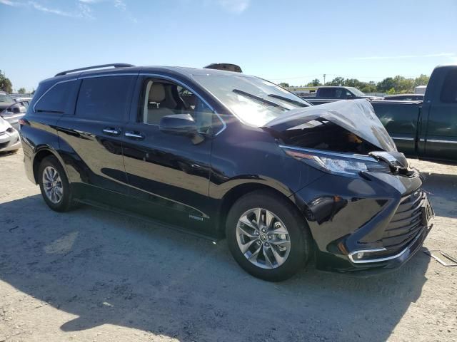 2021 Toyota Sienna XLE