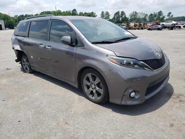 2015 Toyota Sienna Sport