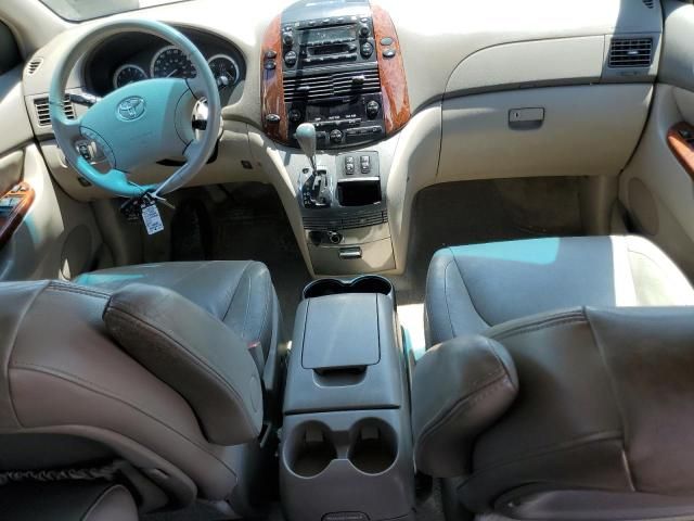 2005 Toyota Sienna XLE