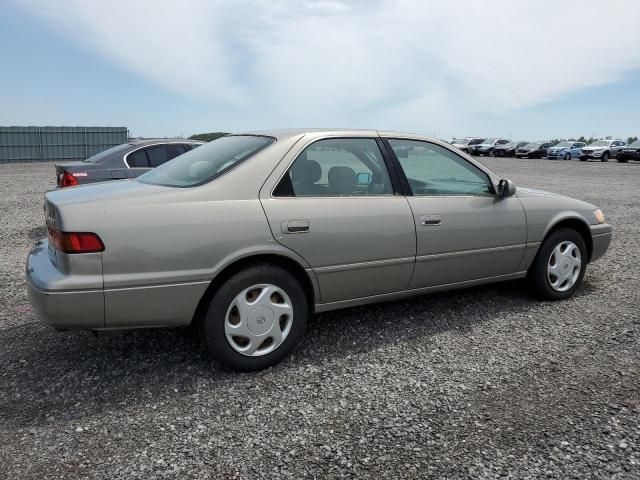 1999 Toyota Camry LE