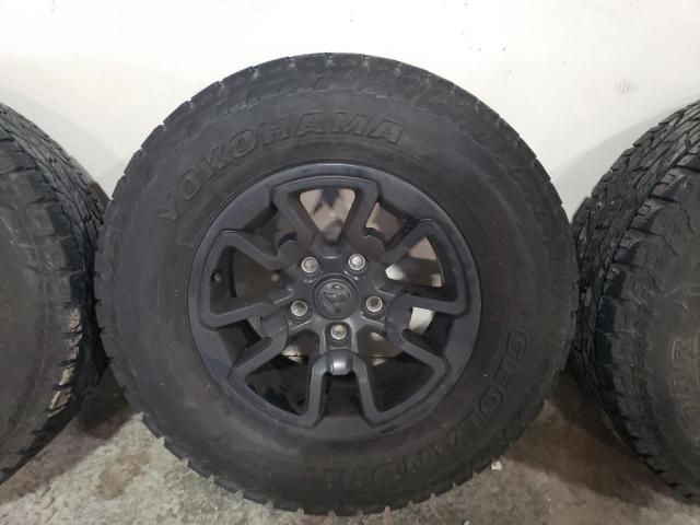 2000 Miscellaneous Equipment Misc WHEEL/TIRE