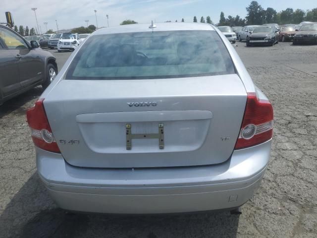 2004 Volvo S40 T5