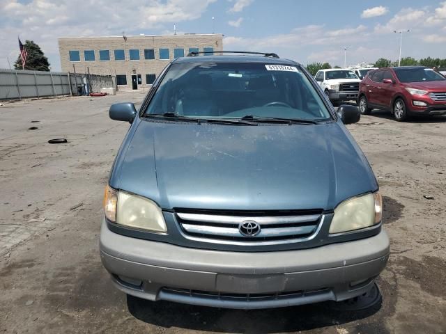 2002 Toyota Sienna LE