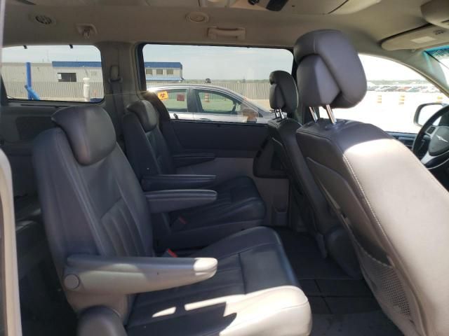 2010 Chrysler Town & Country Touring