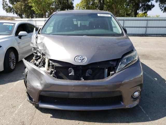 2015 Toyota Sienna Sport