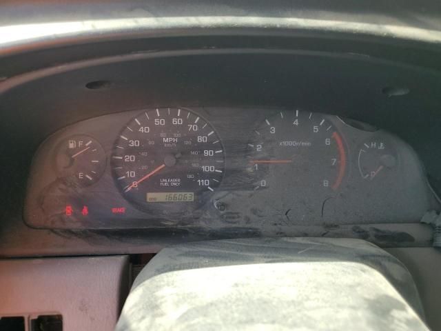 2000 Nissan Frontier Crew Cab XE