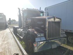 Salvage trucks for sale at Elgin, IL auction: 2007 Kenworth Construction W900