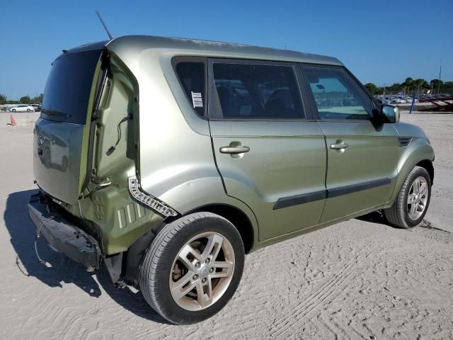 2011 KIA Soul +