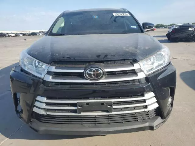 2017 Toyota Highlander SE