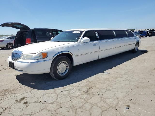 2001 Lincoln Town Car Executive