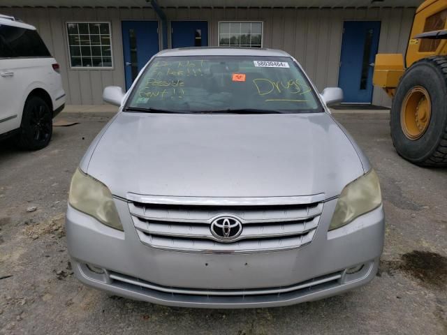 2005 Toyota Avalon XL