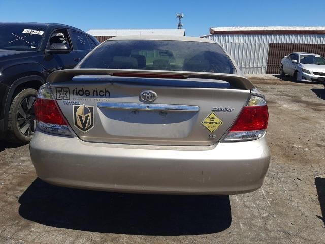 2005 Toyota Camry LE