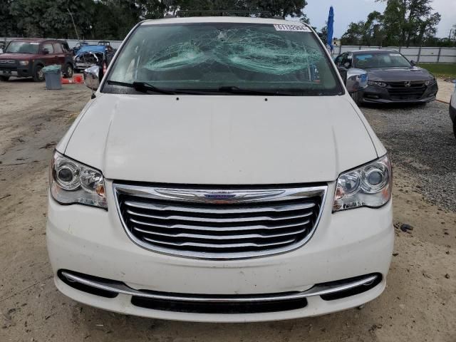 2013 Chrysler Town & Country Limited