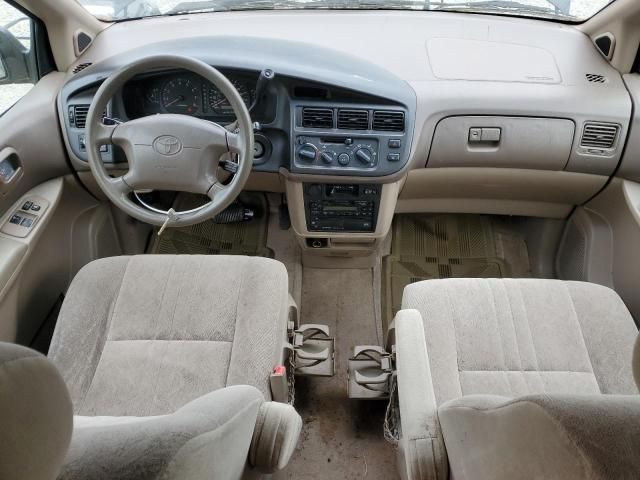 1998 Toyota Sienna LE