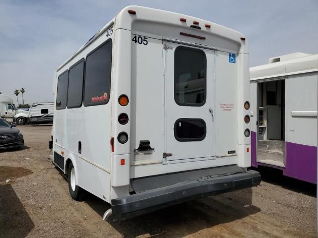 2014 Ford Econoline E350 Super Duty Cutaway Van