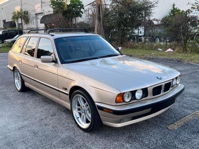 1995 BMW 525 IT Automatic