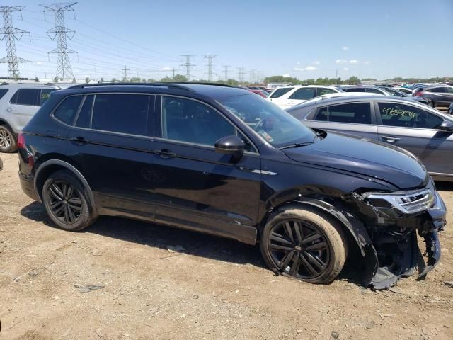 2022 Volkswagen Tiguan SE R-LINE Black