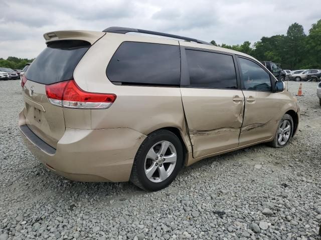 2013 Toyota Sienna LE