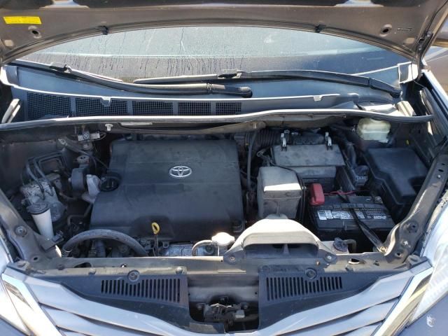 2015 Toyota Sienna XLE